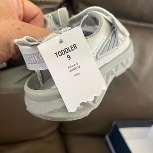 OshKosh Size 9 Toddler Shoes New with tags